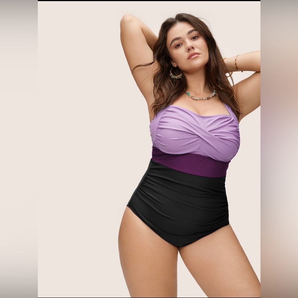 BloomChic 5x Swimsuit Contrast Twist Front One Piece NWT